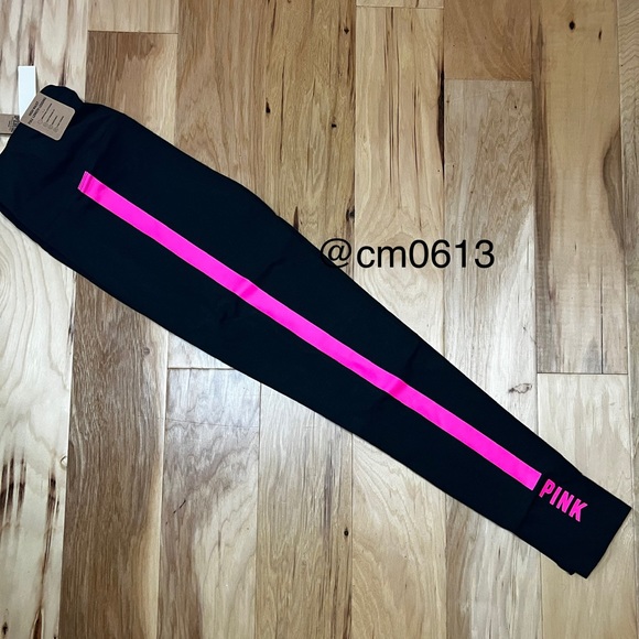 VS PINK chill raspberry tie dye quarter zip sweatshirt and atomic pink leggings - Picture 4 of 4